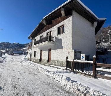 Borgata Sestriere Apartment | Dolce dimora 6 posti letto a 200m piste Borgata Sestriere ideale famiglie