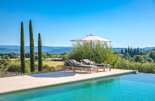 Cabrieres-dʼAigues Villa | Domaine de la Colline – Provencal Stone House in Luberon with Heated Pool & A/C
