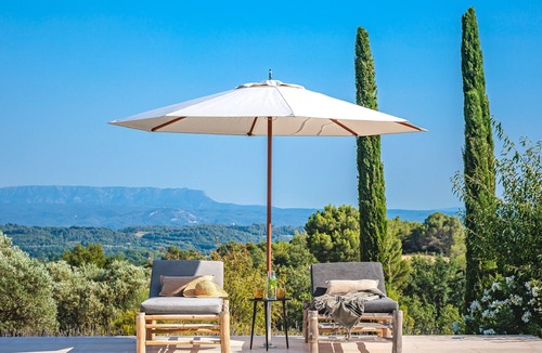 Cabrieres-dʼAigues Villa | Domaine de la Colline – Provencal Stone House in Luberon with Heated Pool & A/C