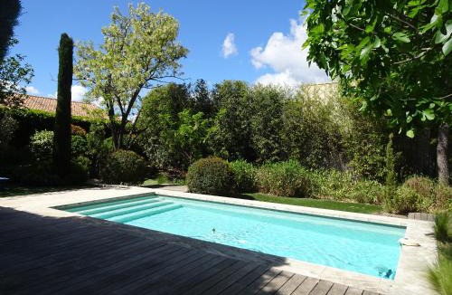 Eyragues Bed & Breakfast | Domaine de la Girafe