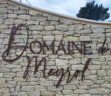 Eyguieres Apartment | Domaine De Meyrol - Gite 3