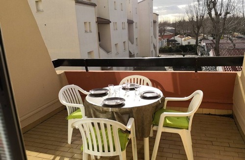 Marseillan Apartment | Duplex 3-room Apartment, 150m from Beach, Private Parking, Terrace