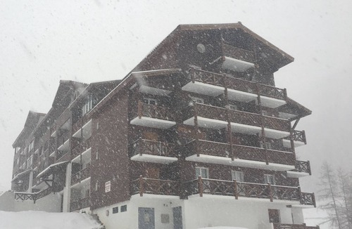 Allos Apartment | Duplex apartment, sleeps 4/5 - fabulous in ski season, glorious in summer!