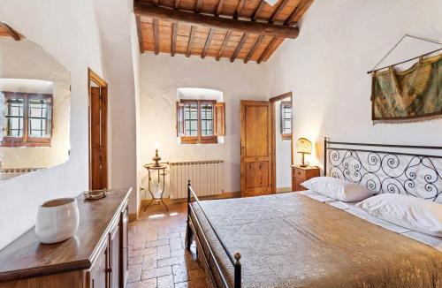 Riccio House | Elegant 2-Bedroom Holiday Home in Tuscan