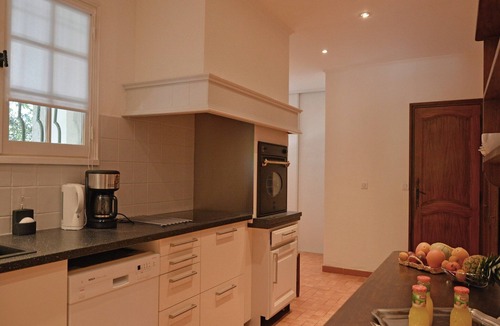 Beaucaire Villa | Elegant Mansion in Provence