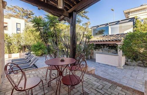 Carnot Apartment | ELEGANT PRIVATE VILLA WITH POOL & GARDEN , 5 MIN TO CENTRAL CANNES