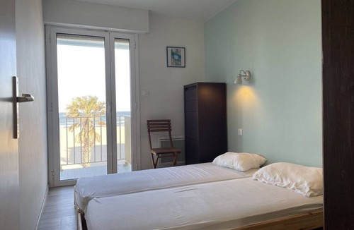 La Jetee Apartment | Elegant Renovated T3, Balcony Sea View, WIFI, Parking