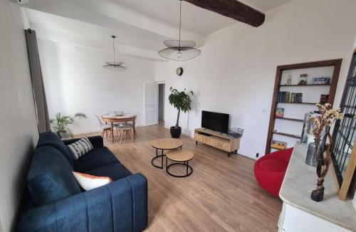 Pelissanne Apartment | En plein coeur de Pélissanne - 55 m2 rénovés - Avec Parking