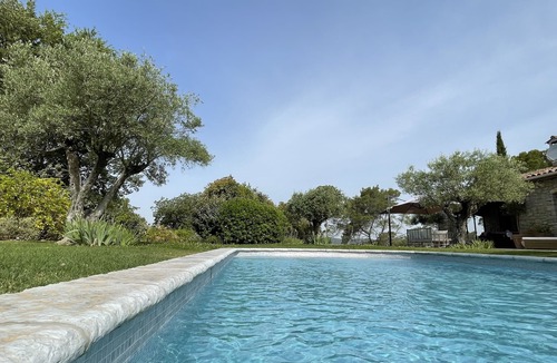 Lorgues Villa | Enjoy the late season, it is still very beautiful (and hot!) in the Var