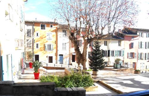 Lorgues Apartment | Entre Saint-Tropez et les gorges du Verdon.