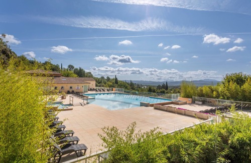Callian Apartment | Escapade provençale avec piscine | Vue imprenable