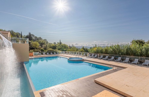 Callian Apartment | Escapade provençale avec piscine | Vue imprenable
