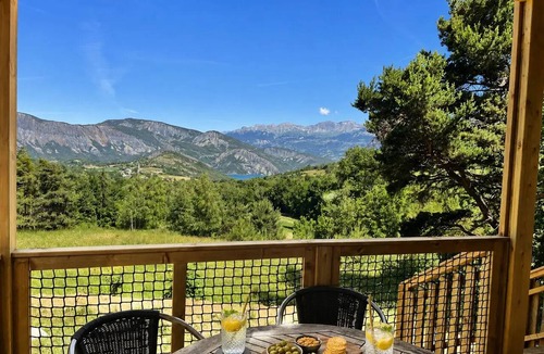Ubaye-Serre-Poncon Ski Chalet | Evasion Panoramique Chalet (sleeps 6)