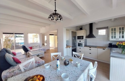 Saint-Pierre-la-Mer Villa | 🌊 Exceptional Seafront Villa – Direct Beach Access, Pool & Absolute Tranquility
