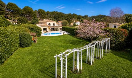 Roquefort-les-Pins Villa | Exceptional villa Pool & large garden