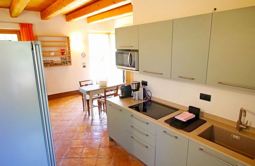 San Benedetto di Lugana Apartment | Exclusive villa among the vineyards of Peschiera del Garda
