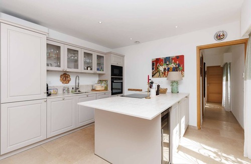 Mougins House | Experience the Art of Living in Mougins, a Charming Home for Unforgettable Moments