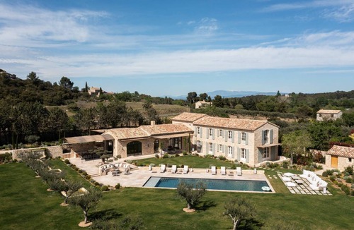 Eygalieres House | Eygalières – An elegant property with extensive grounds – Sleeps 14
