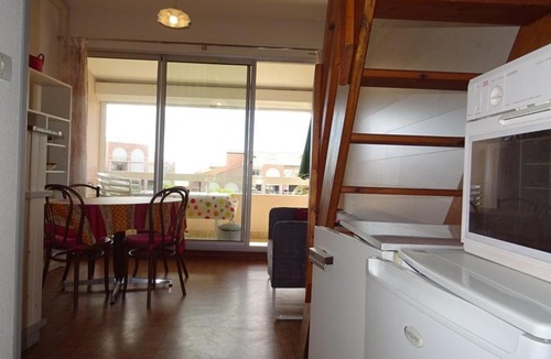 Palavas-les-Flots Apartment | F2 Mezzanine avec Piscine, Parking et Climatisation à Palavas, Proche Plage et Centre-Ville - FR-1-559-8