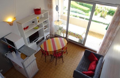 Palavas-les-Flots Apartment | F2 Mezzanine avec Piscine, Parking et Climatisation à Palavas, Proche Plage et Centre-Ville - FR-1-559-8