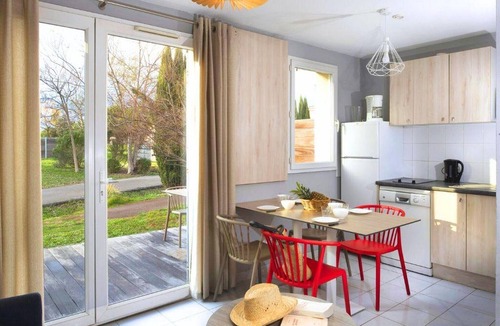 Fabregues House | Fabregues Villa with Shared Pool