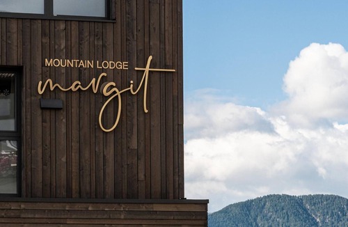 Maranza Apartment | Family Apartment 105 'Mountain Lodge Margit' with Private Terrace, Infrared Sauna