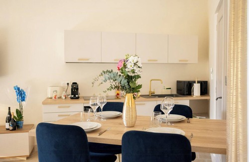 Arles House | Family domaine with pool in the Camargue region