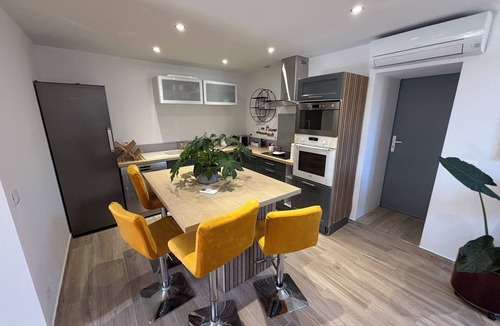 Saint-Georges-d'Orques Apartment | Family apartment center Saint-Georges d'Orques