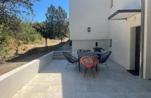 Villeneuve-les-Avignon Villa | Family home, large pool – 15 min to Avignon