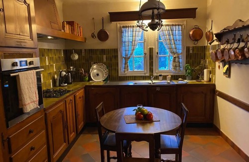 Saint-Martin-de-Crau House | Family home with a pool on the outskirts of the Alpilles