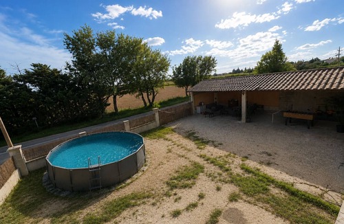 Boulbon House | Family home with a view of the castle