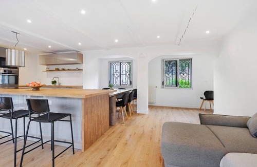 Drap House | Family House near Nice & Monaco with Shared Terrace, Private Garden, and Wi-Fi