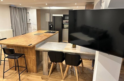 Drap House | Family House near Nice & Monaco with Shared Terrace, Private Garden, and Wi-Fi