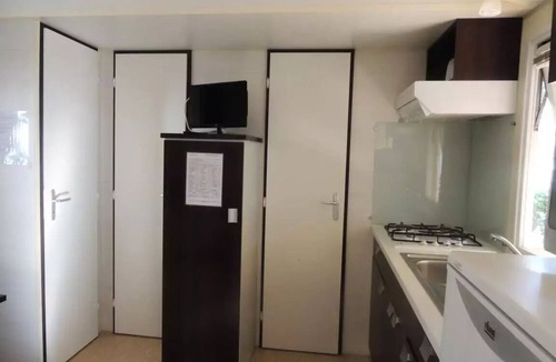 Boisseron House | FAMILY PLUS Comfort Mobile Home, 32 m², 4 rooms, TV INCLUDED, check-in/check-out on Saturday, sleeps 6