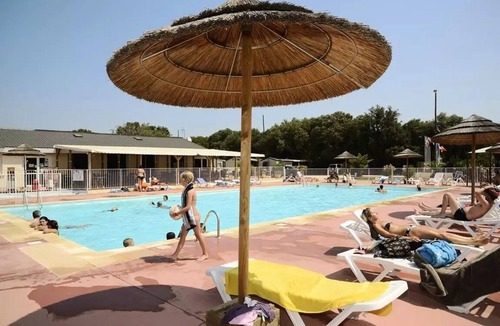 Boisseron House | FAMILY PLUS Comfort Mobile Home, 32 m², 4 rooms, TV INCLUDED, check-in/check-out on Saturday, sleeps 6