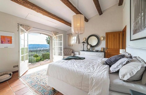 Chateauneuf-Grasse House | Family villa with pool overlooking Cannes bay