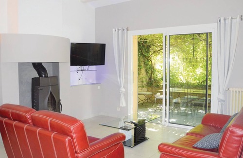 Grans House | Fancy a sunny vacation in a beautiful vacation home with private pool and pleasantly shaded terrace.