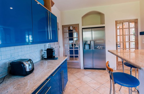 Tourrettes-sur-Loup House | Fantastic Modern Family Villa in Lovely Tourrettes Sur Loup