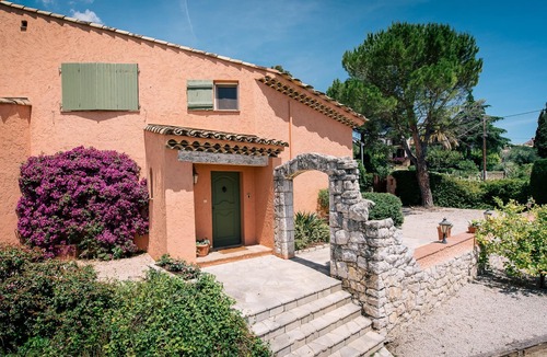 Tourrettes-sur-Loup House | Fantastic Modern Family Villa in Lovely Tourrettes Sur Loup