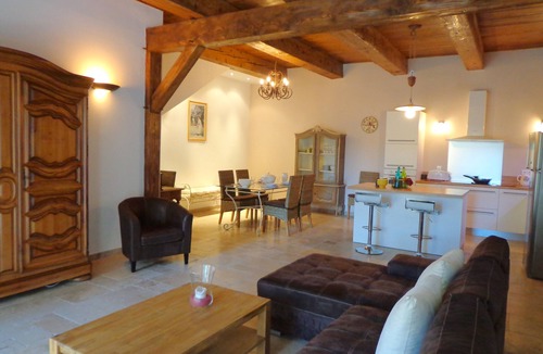Plan-d'Orgon Apartment | First floor: l'Olivier 2 bedrooms - Air conditioning - Swimming pool at Domaine Les Rivales