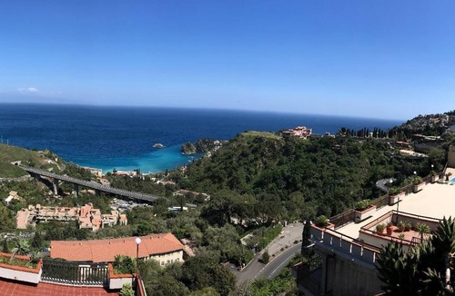 Taormina Apartment | Flat with water view