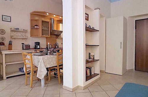 San Lorenzo Apartment | FLORENCE HISTORIC CENTER, APARTMENT WITH PRIVATE COURTYARD, WI-FI and AC