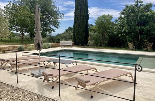Lauris House | Former sheepfold in the heart of nature at Lauris le Mas des Redelles