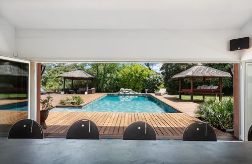 Saint-Maximin-la-Sainte-Baume Villa | Villa 'Hangaroa' with Wi-Fi and Air Conditioning