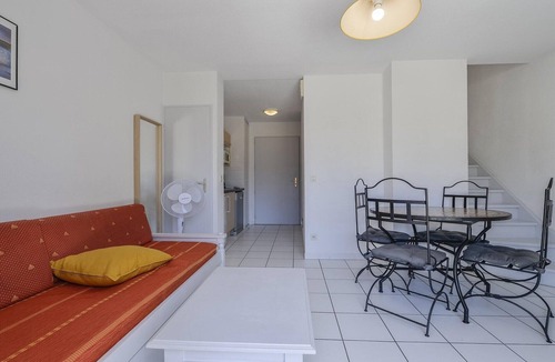 Saint-Saturnin-les-Avignon House | Provence House Near Avignon for 4
