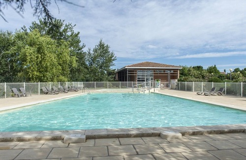 Saint-Saturnin-les-Avignon House | Provence House Near Avignon for 4