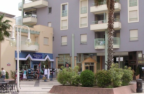 Frejus Port Apartment | Fréjus beach T3 air-conditioned by the sea with terrace
