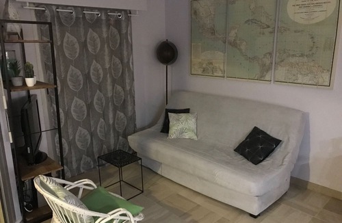 Frejus Port Apartment | Fréjus beach T3 air-conditioned by the sea with terrace