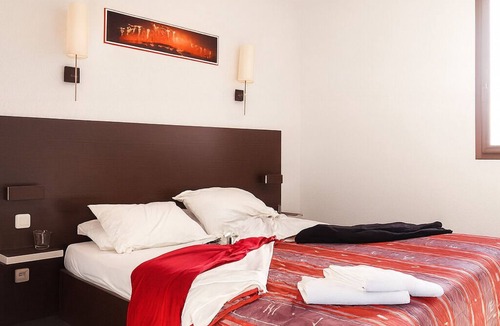Carcassonne Hotel | French Basilica Stay | 1.0 mi to Saint-Nazaire | Gothic Architecture Discovery