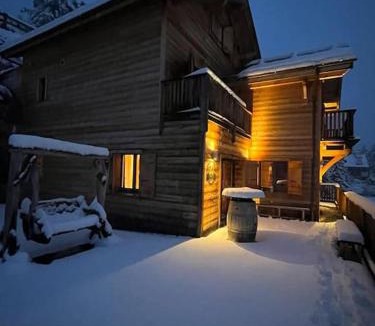 Saint-Etienne-de-Tinee Ski Chalet | FRGK Chalet de Prestige Luxury Mountain Retreat & Ultra-Fast Wi-Fi